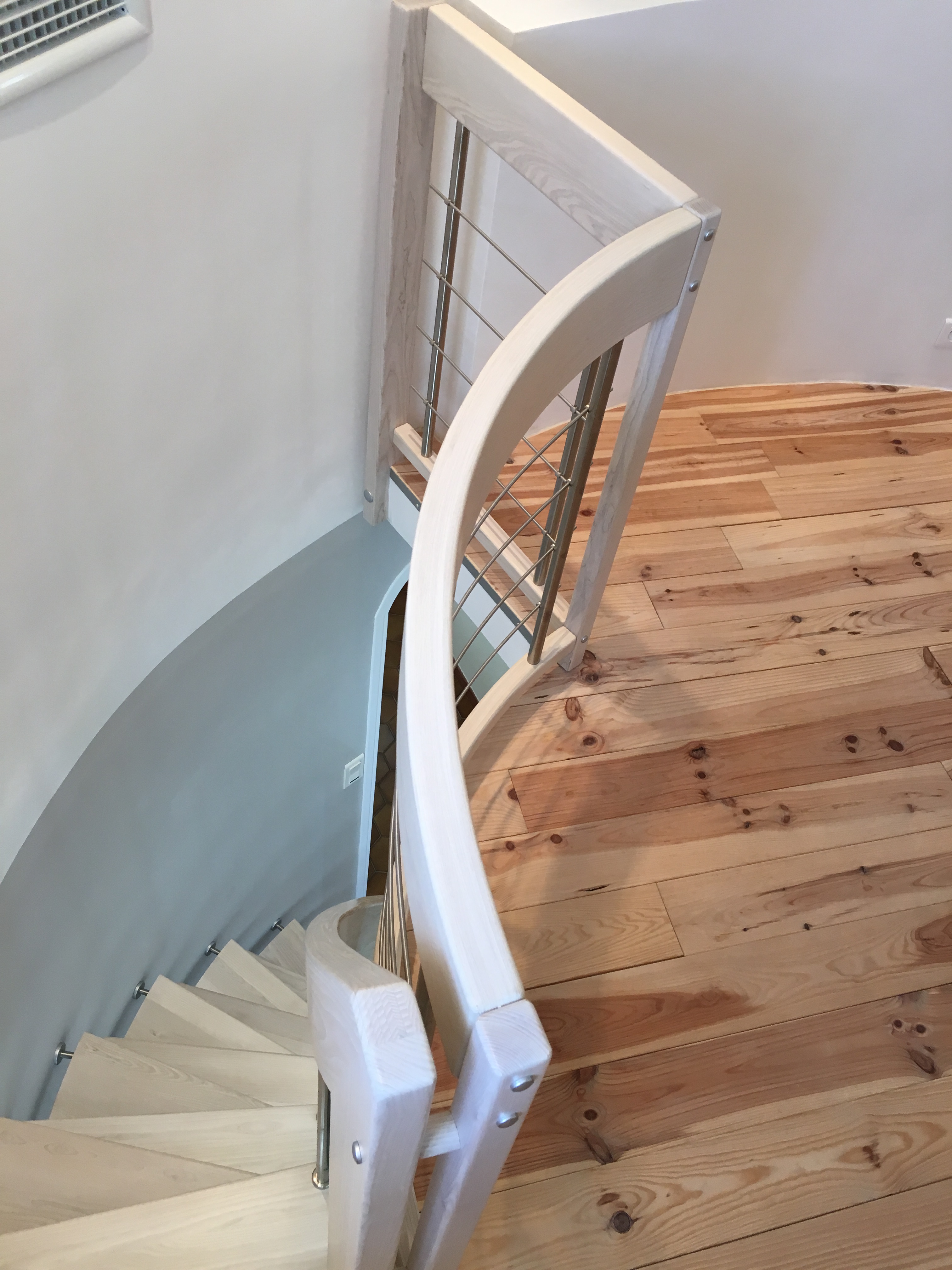 Escalier suspendu pour petit espace Treppenmeister